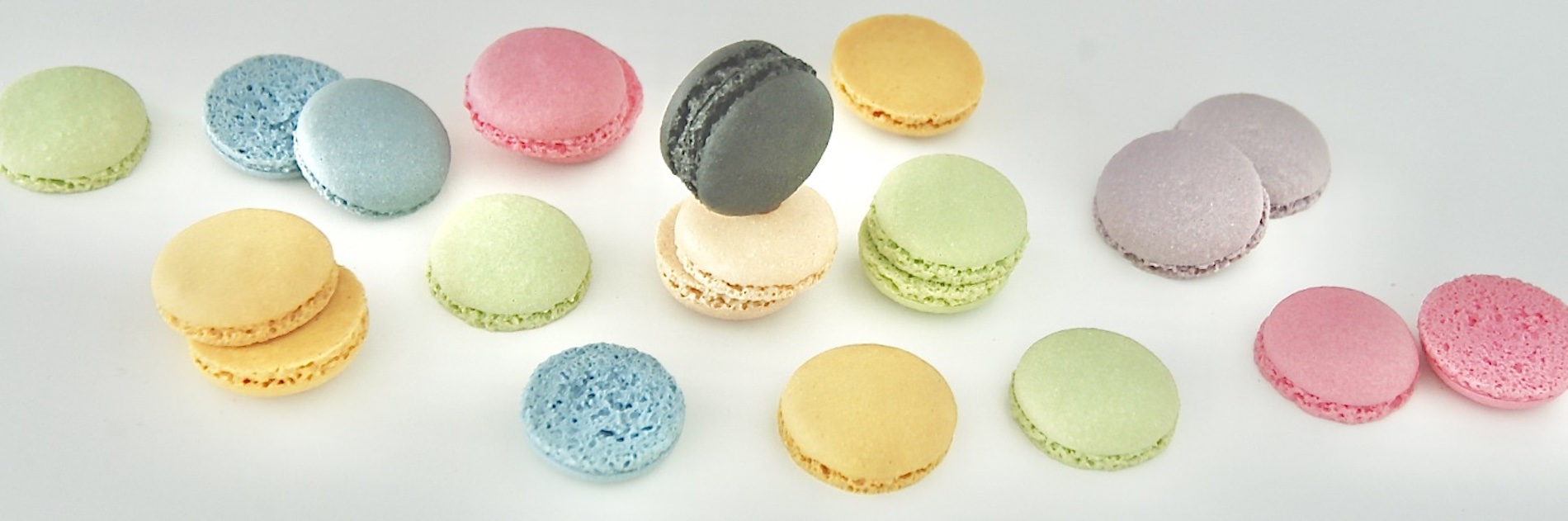 Macarons / half shells at sweetART