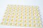 Preview: 63 Stück Schokoladenschalen dreieckig weiss für Pralinen von sweetART