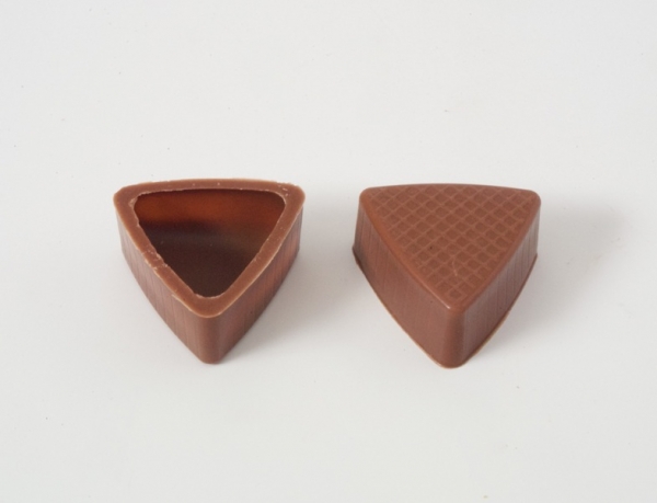 Box - milk triangular chocolate bowls - praline cup at sweetART