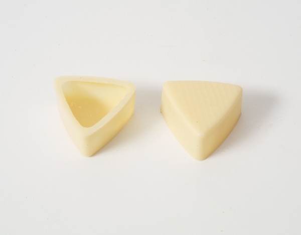 63 Stück Schokoladenschalen dreieckig weiss für Pralinen von sweetART